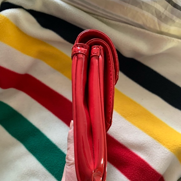 MARC JACOBS Coral Patent Leather Clutch - Picture 6 of 13